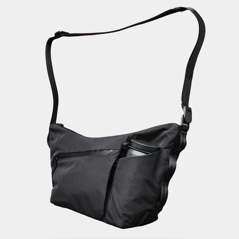 Alpaka Flow satchel 4L NWOT